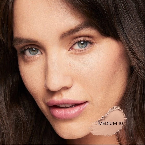 bareMinerals Original Matte Loose Mineral Foundation SPF 15 Powder Foundation - Picture 2 of 10